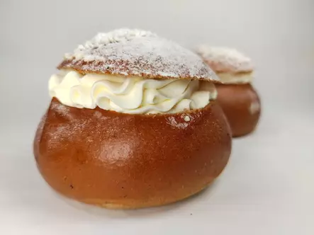 Laskiaispulla, pistaasinmakuinen täyte - PULLAT - 5381 - 1