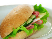 Täytetty grahamsämpylä - SUOLAISET PALAT - 6401 - 0